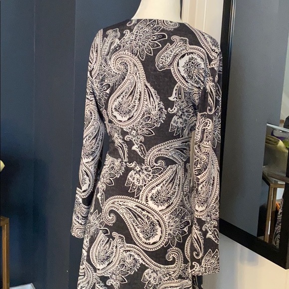 SANDRA DARREN Paisley Grey White Black Faux Wrap - Picture 4 of 5